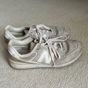 New Balance Women's Cream Sneakers